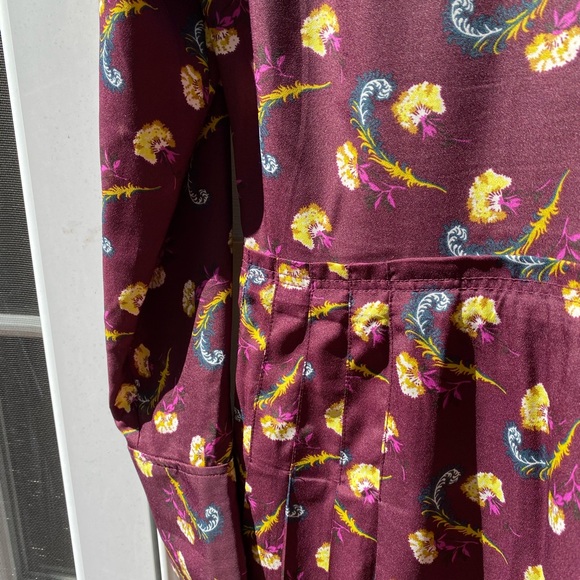 Banana Republic Pleated dress size 10 - Picture 9 of 9